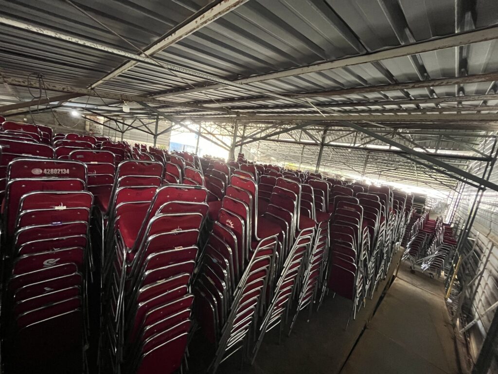 Sewa Kursi Terdekat Mewah untuk Event Spesial Anda Sewa Kursi Terdekat